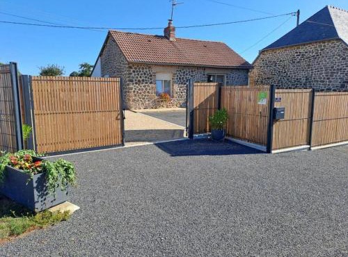 Maison de charme en granit avec jardin clos, tout inclus, près de Domfront - FR-1-497-190