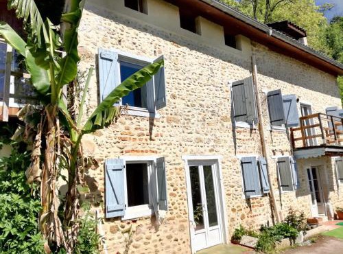 Maison de charme à Gan avec vue sur la montagne