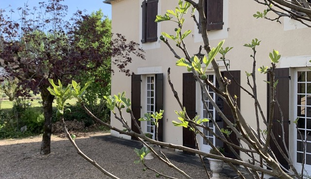 Maison Lancosme", Périgourdine, enclosed parking on private grounds.