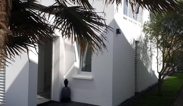 MAISON LITTLE WHITE HOUSE