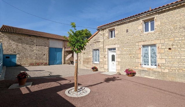 Maison lumineuse avec cour privative, proche sites culturels, tout confort, équipé bébé, wifi inclus - FR-1-653-98