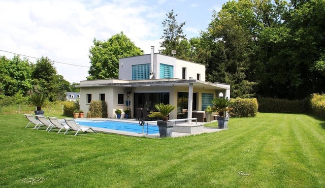 Maison Redonnaise at the confluence of the Oust and Vilaine rivers.