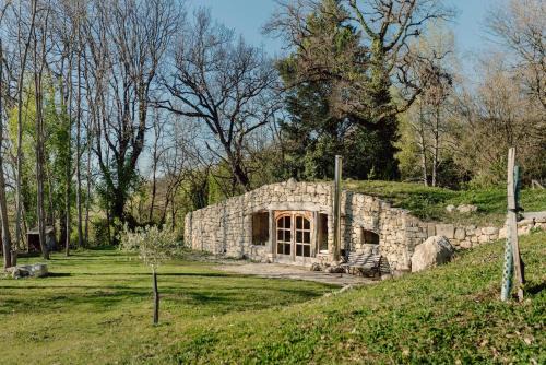 Maison Terre Les Cabanes de Fallot - sauna bain-froid piscine naturelle