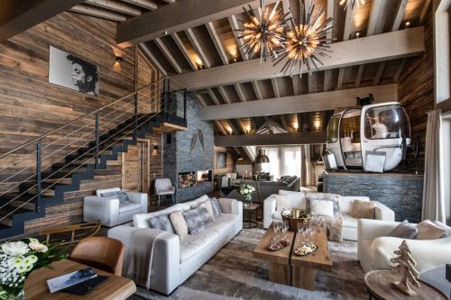 Mammoth Lodge by Alpine Resorts