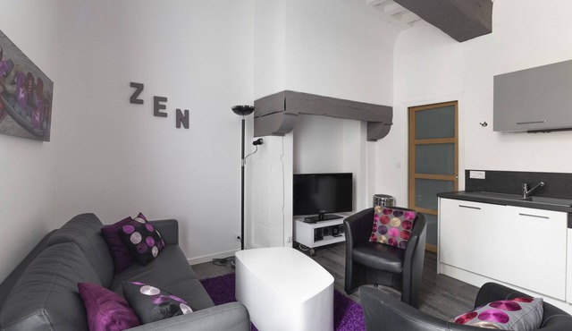 Mandchou - One Bedroom Apartment, Sleeps 4