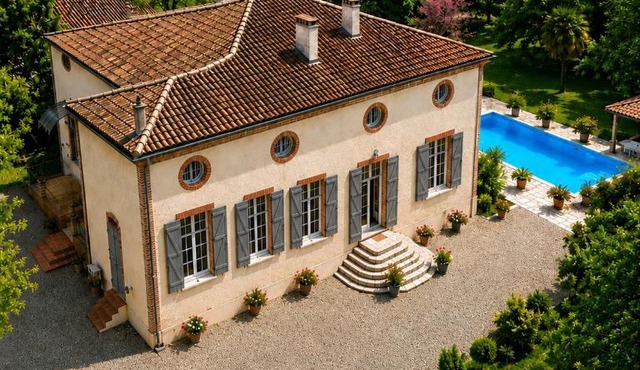 Manoir de La Gravette Authentic French Manor Experience
