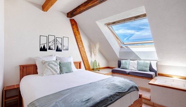 “Marmot Room – Camping Le Mont Orel” with Lake View and Shared Terrace