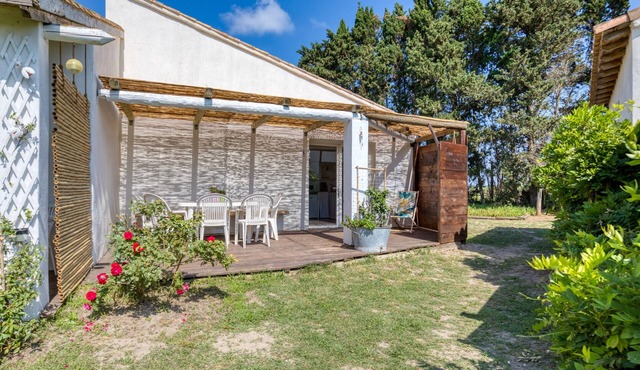 'Mas Des Cypres - Mazet 5' with Private Terrace, Shared Garden and Wi-Fi