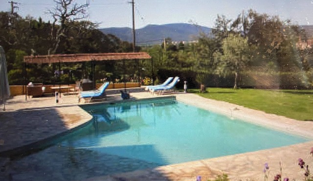Mas Provencal Avec Piscine Dans son Écrin de Verdure de 1,7 ha