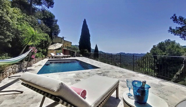 Mediterranean villa in the hills of Nice