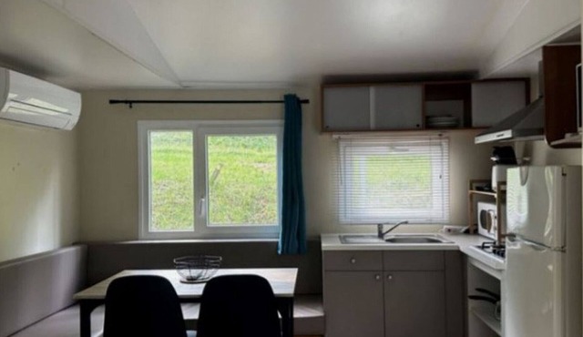 Mobile home for 6 with terrace