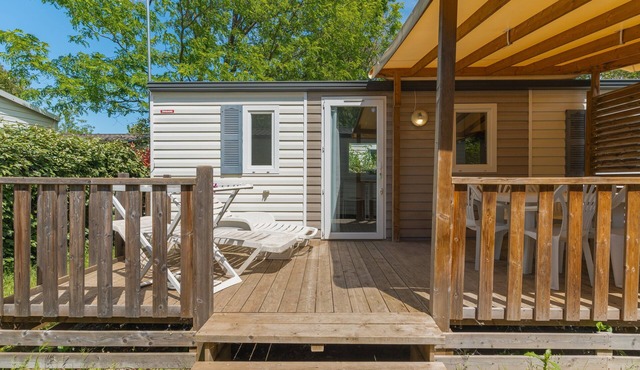 Mobile Home 'Le 154 Aux Iscles' with Shared Pool, Private Terrace and Air Conditioning