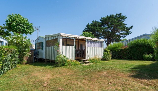 Mobile Home 'Kervoyal 56' with Private Terrace and Garden