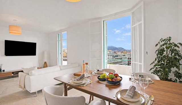 Modern Apartment With City View, Nice, France