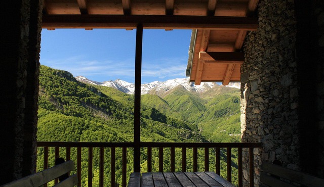 Mountain holidays - Mongioie chalets with panoramic views.