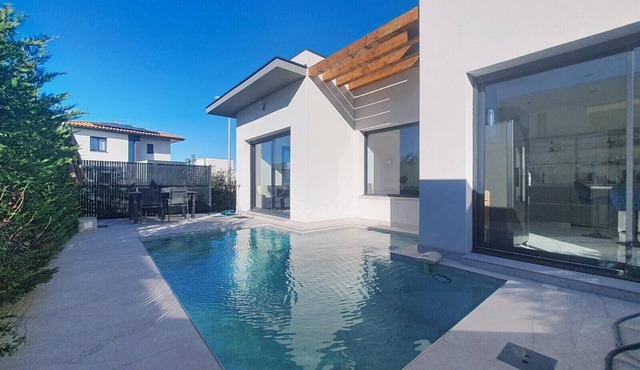 NEW LUXURY VILLA IN PERPIGNAN WITH PRIVATE POOL 20 MINUTES FROM THE BEACHES