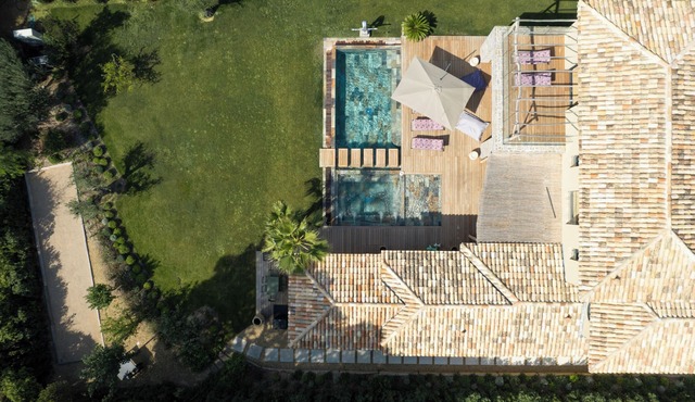 New villa close saint tropez village and Place des lices, in a closed domain