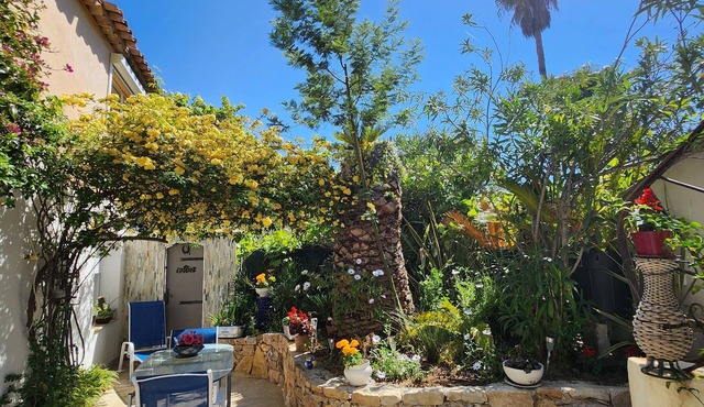 Nice 2 rooms Golf de Saint Tropez 150 m from the sea, 900 m from the sandy beach