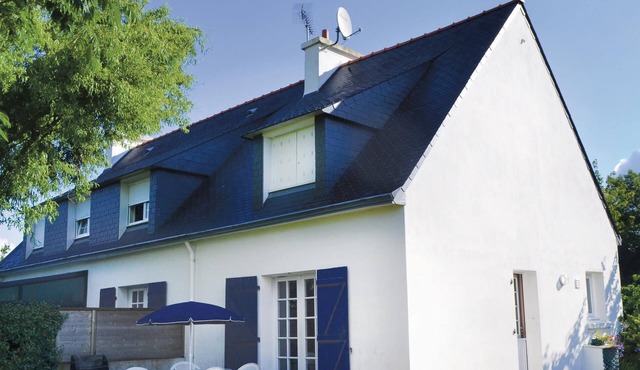 Nice home in Pleuven with WiFi