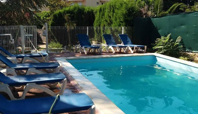 Nice studio in residence with swimming pool 700m from the beach