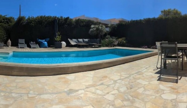 Nice villa with private pool, 5 min walk to the beach - Antibes
