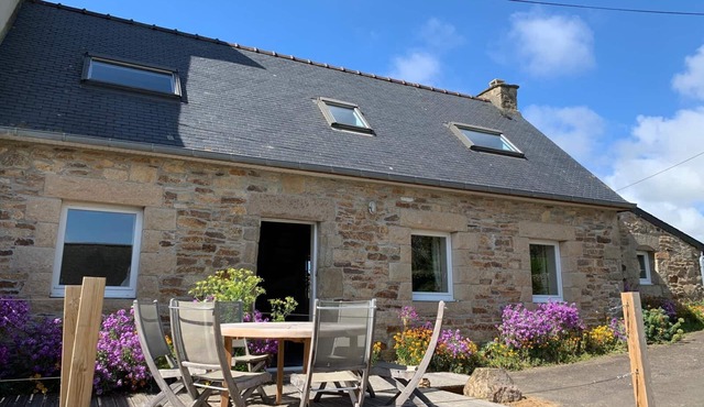 Old farmhouse 100m², quiet, 500 m from the beach, sleeps 6-9