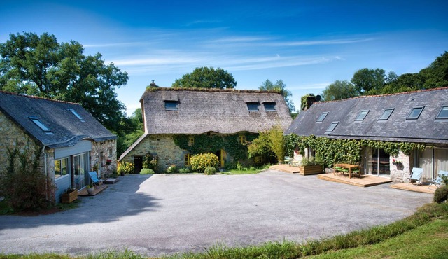 On a 3h property, in the heart of the forest, the gites du lety await you.