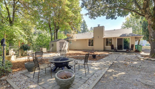 Peace & Serenity in Gresham! Sleek Home w/Yard in Gresham