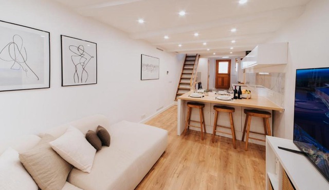 Perfect family-oriented and recently renovated townhouse in the old Antibes