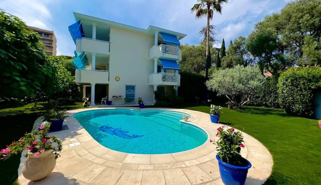 Petit Dauphin Studio Juan les Pins