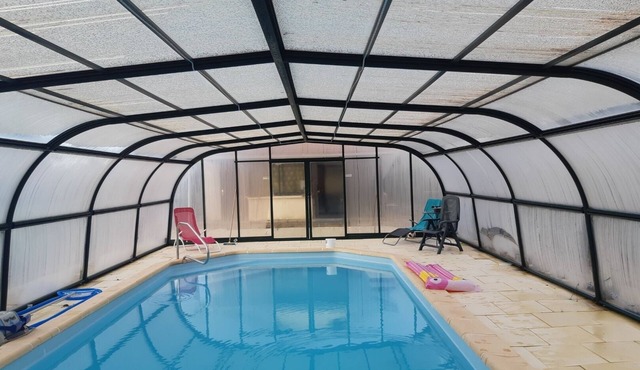 Petite Maison de Campagne Avec Piscine Couverte et Chauffée