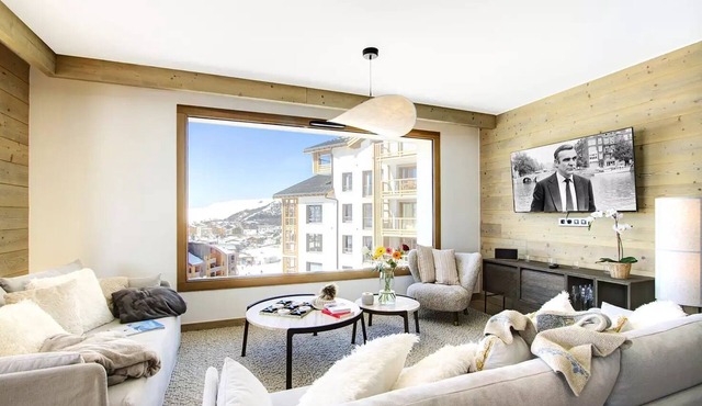 PHOA23 Spacious apartment in a residence with a pool, right at the foot of the slopes