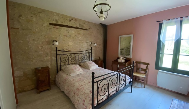 Pierre de Lomagne Room with Shared Pool