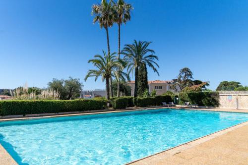 Piscine balcon et calme