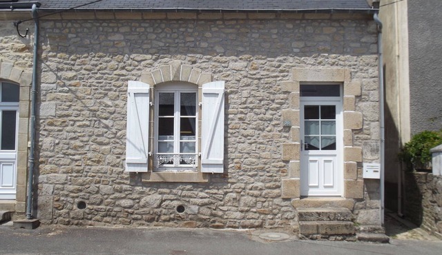 Pleasant fisherman's cottage near the port