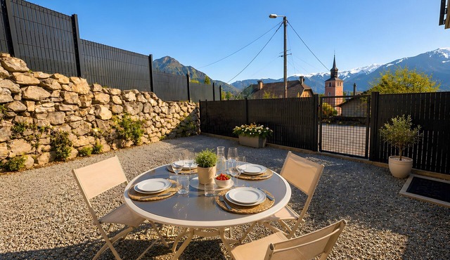 Premium Air-Conditioned Studio – Terrace – Mountain View