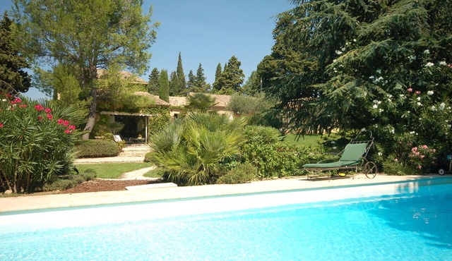 PROVENCAL WITH POOL
