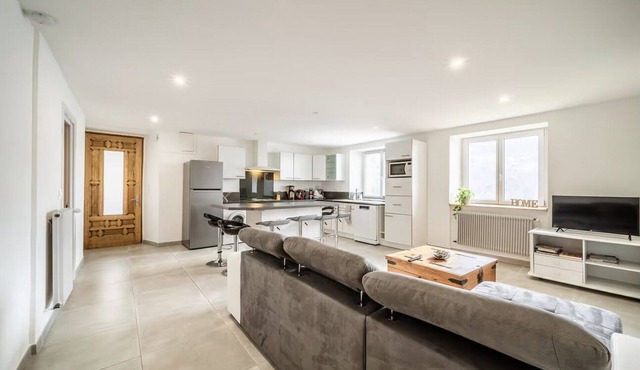 Quiet apartment close to resorts