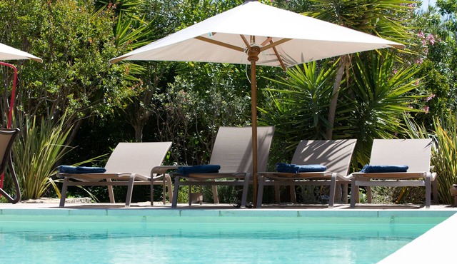 Quiet Provencal property, private heated pool, 8-9 people, 3 km from the sea