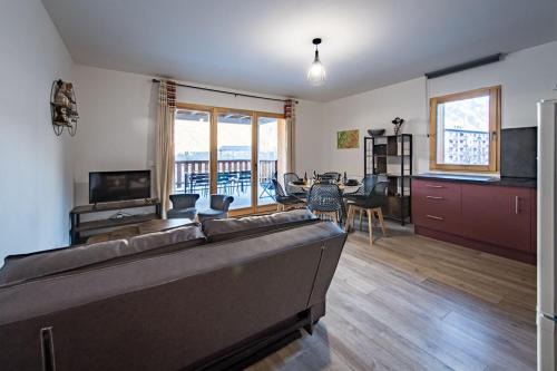 Refuge des Cimes Terrace & Mountain View