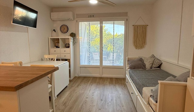 Renovated 4 Pers Studio with Garden and Private Parking