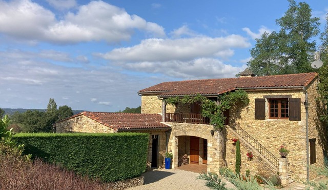 Restored Stone Barn With Stunning Views (fiber)