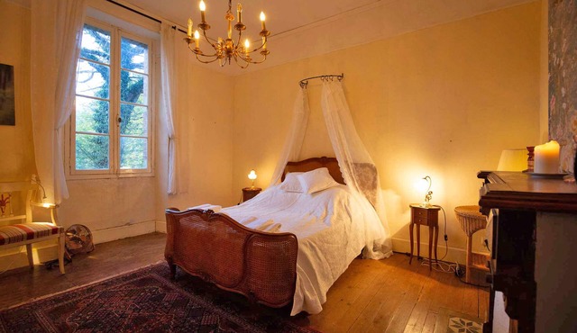 Romantic room at Château Lestéous