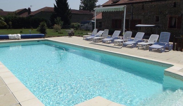 ROMEO - Beautifully Restored Barn With A Large Pool