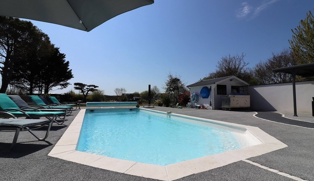 Room rental for 2 people with disabled access, small dog accepted