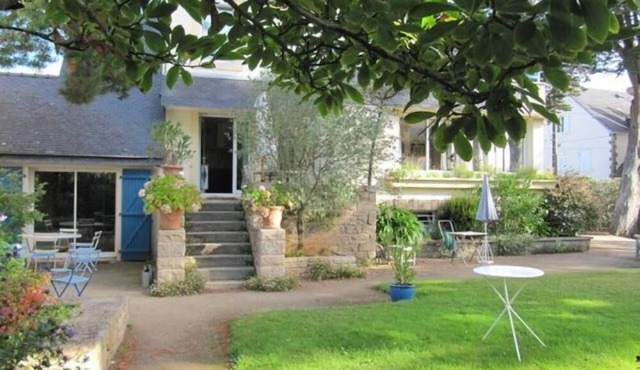 Seaside villa, 100 m from the beach, large garden, 3-star rating