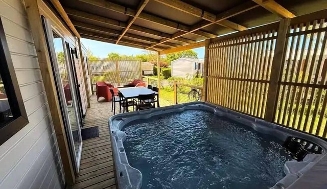 SERENITE Collection - 3-bedroom, 2-bathroom mobile home with private spa, sleeps 6