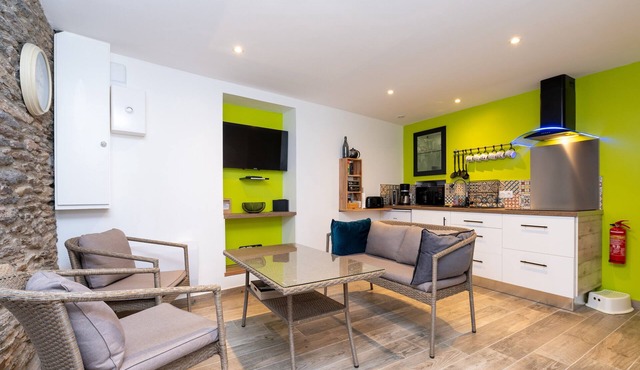 Small Malestroyenne House
