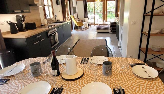 Spacious 3-bedroom apartment with private garden