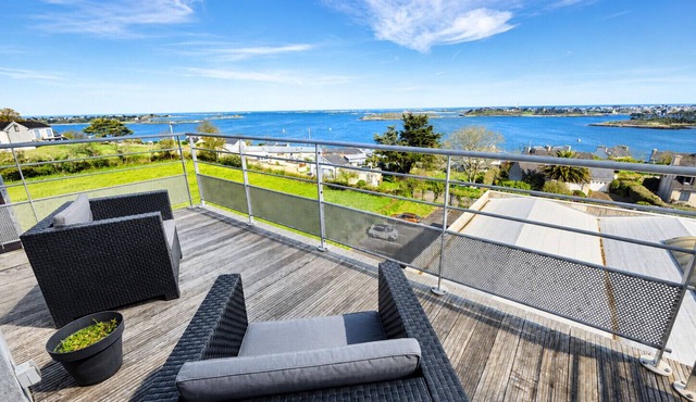 Spacious apartment with amazing sea views